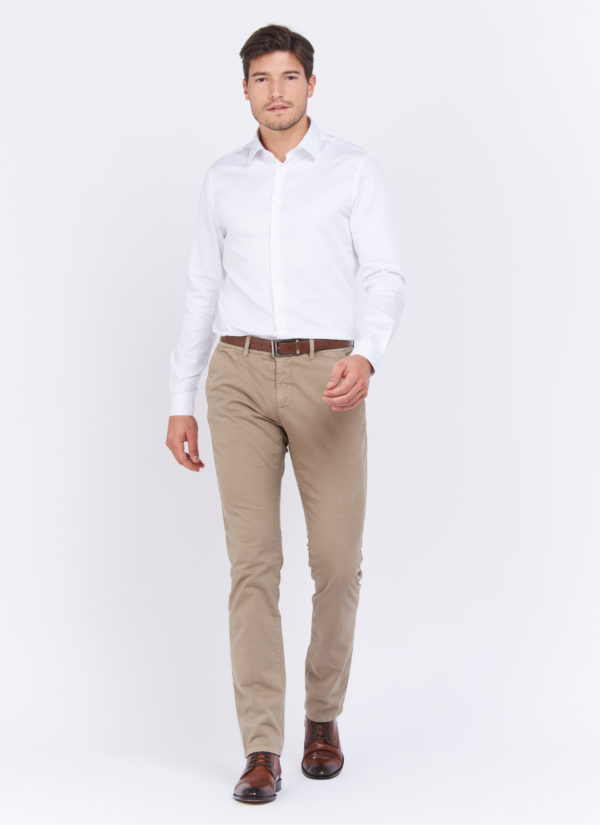 pantalon-chino-coupe-ajustee-charles-le-golf-74emilien-sable-01